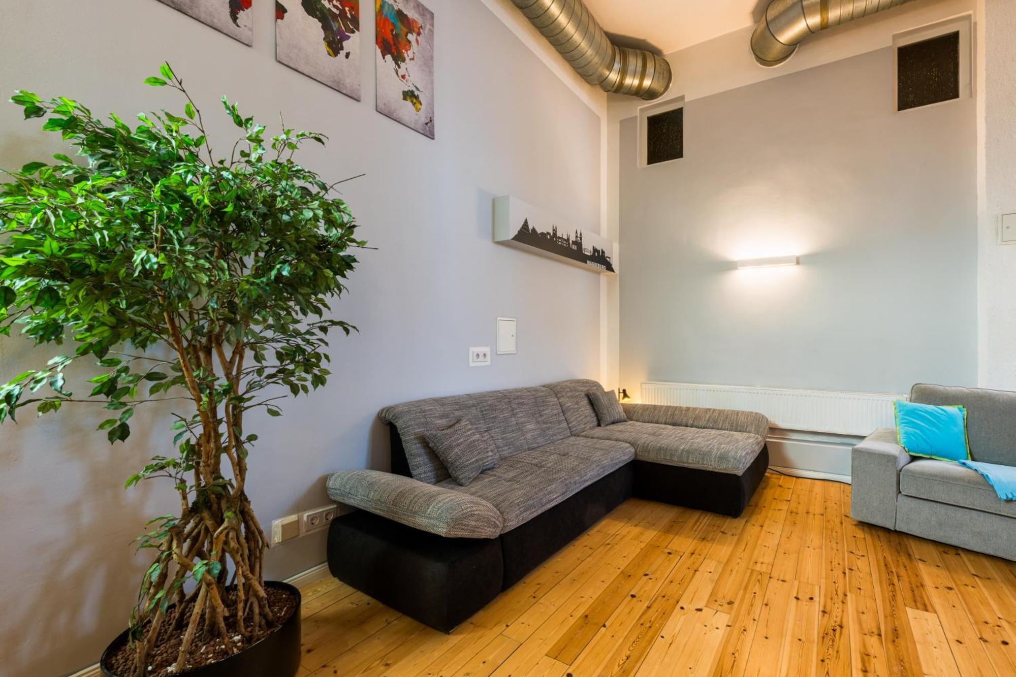 Exklusive Und Grosszuegige Wohnung 140 Qm In Magdeburg Top-Lage Mit Kicker Fuer Bis Zu 8 Personen Exterior foto